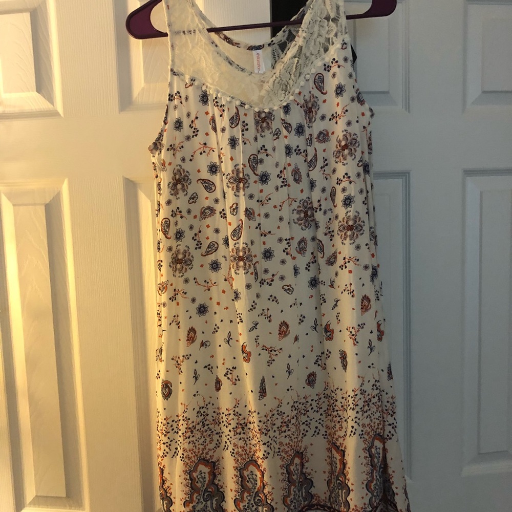 White simple dress.